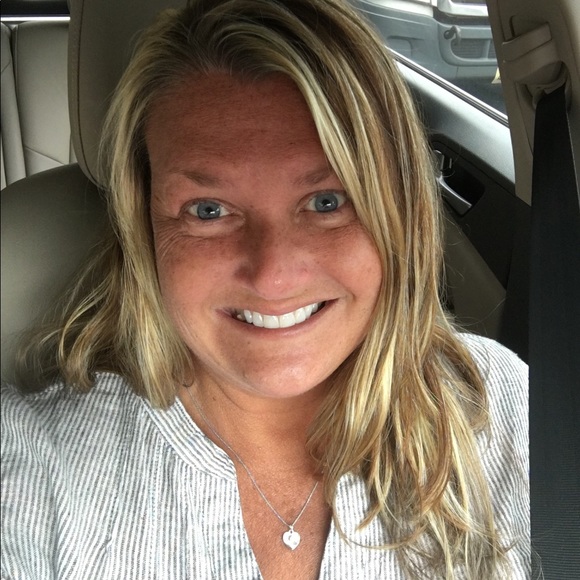 Meet your Posher, Debbie - Picture 8 of 8